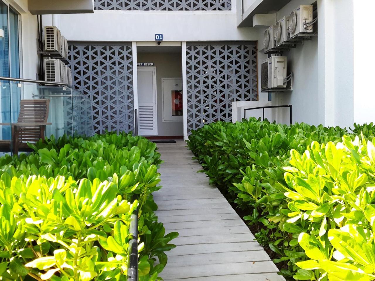 Llh 1G2 Nilaveli Ocean Front Condos Exterior photo