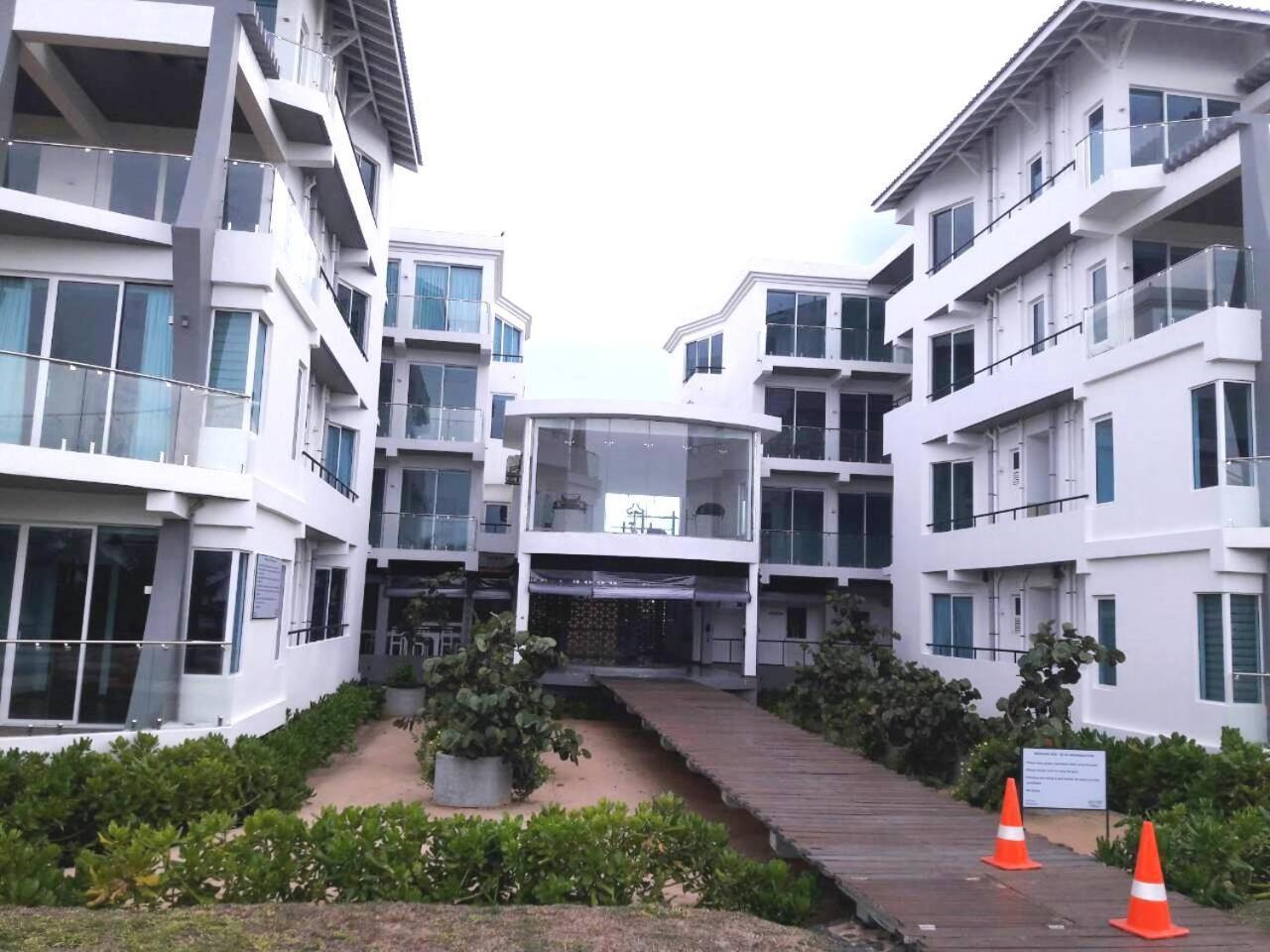 Llh 1G2 Nilaveli Ocean Front Condos Exterior photo